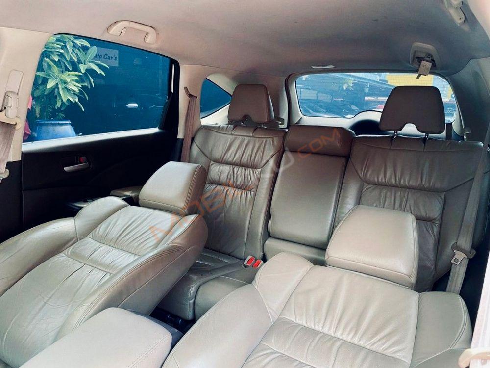 Mobil Honda CR-V 2012