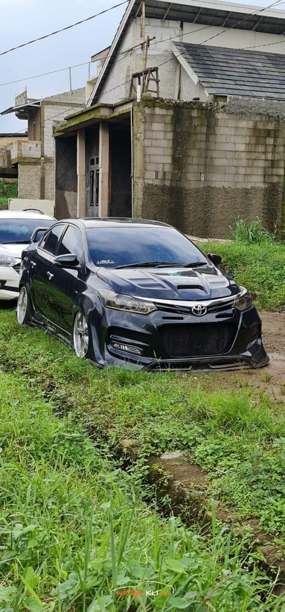 Mobil Toyota Vios 2014