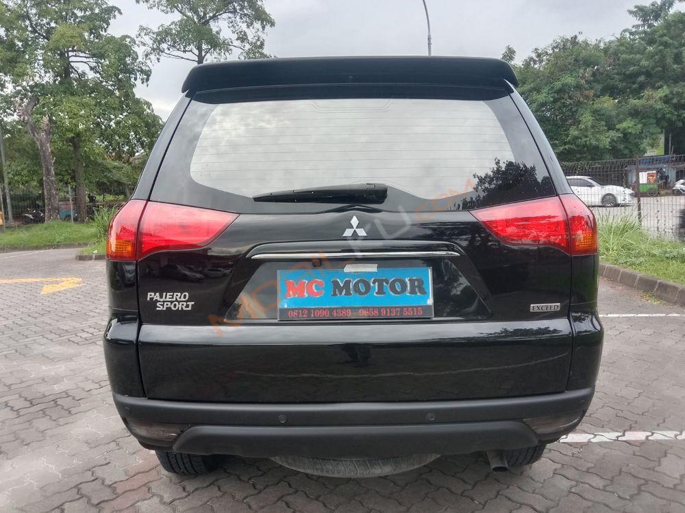 Mobil Mitsubishi Pajero 2014