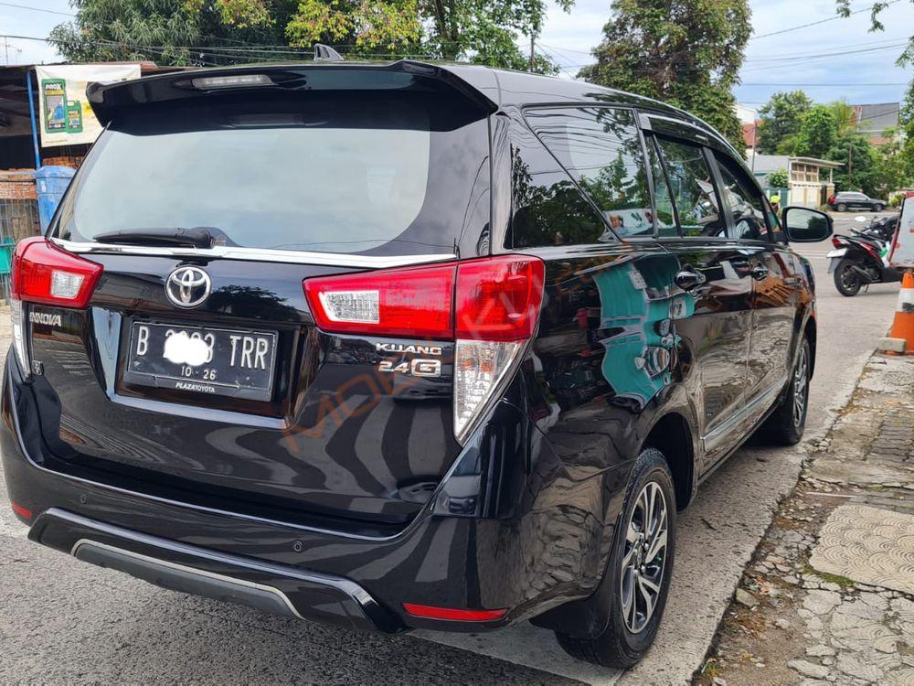 Mobil Toyota Kijang Innova 2021