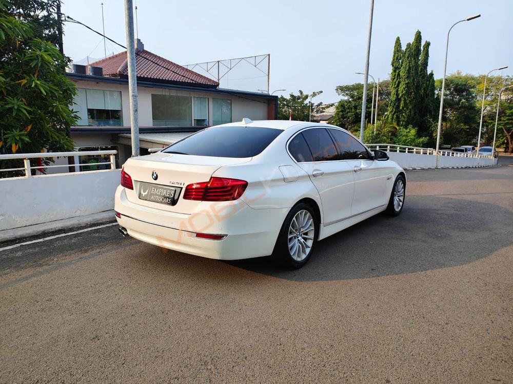 Mobil BMW 5 Series 2015