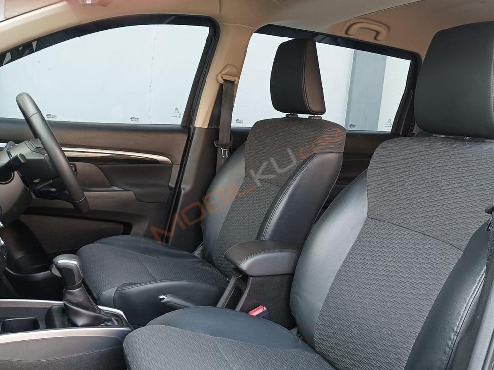 Mobil Suzuki XL7 2022