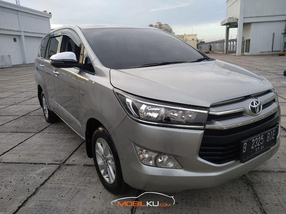 Mobil Toyota Kijang Innova 2019
