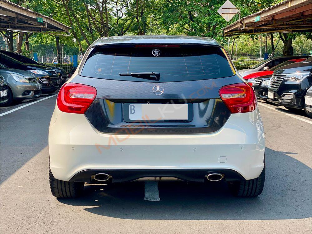 Mobil Mercedes-Benz A-Class 2013