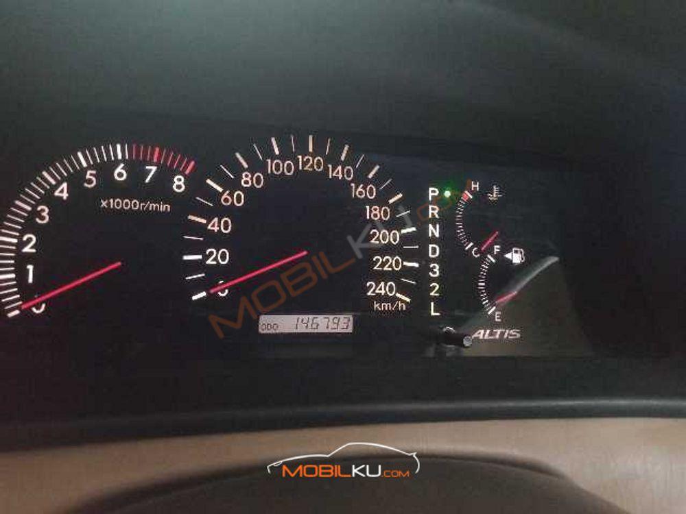 Mobil Mercedes-Benz E-Class 2011