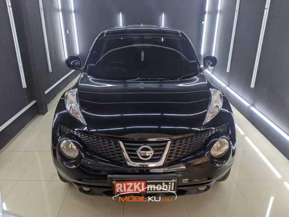 Mobil Nissan Juke 2012