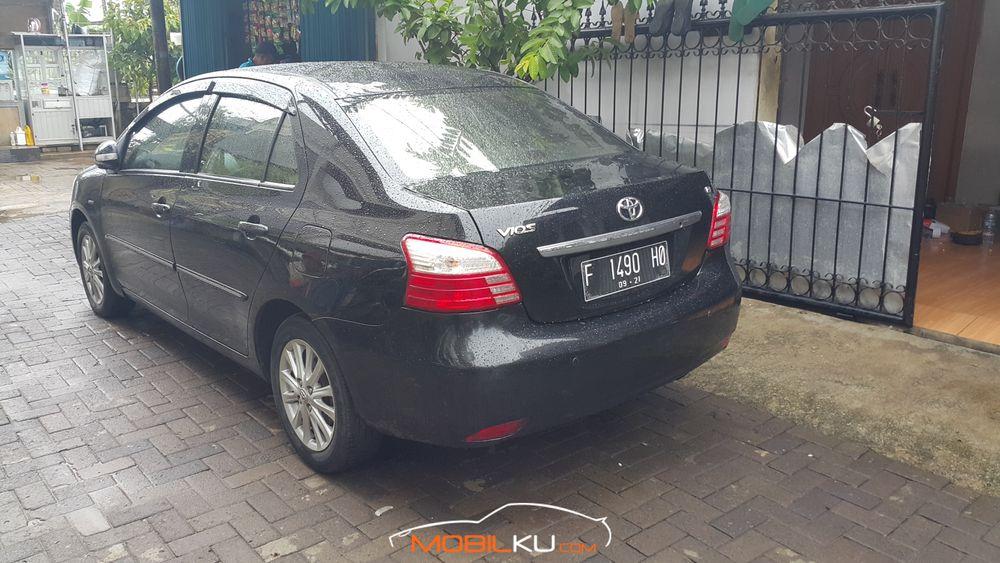 Mobil Toyota Vios 2012