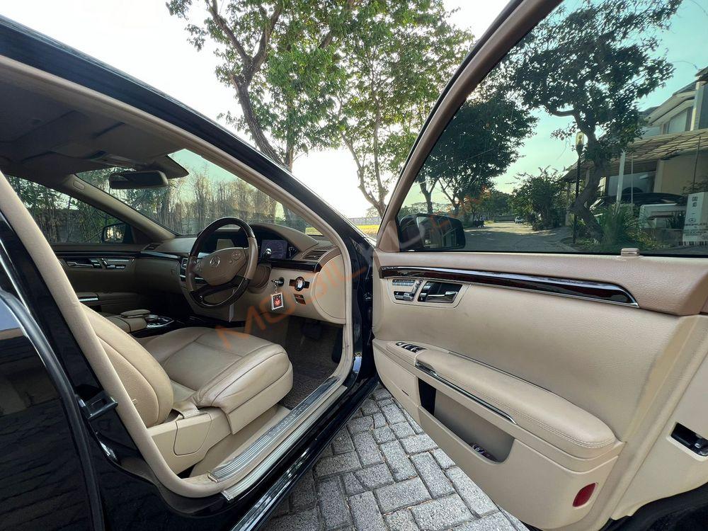 Mobil Mercedes-Benz S-Class 2011