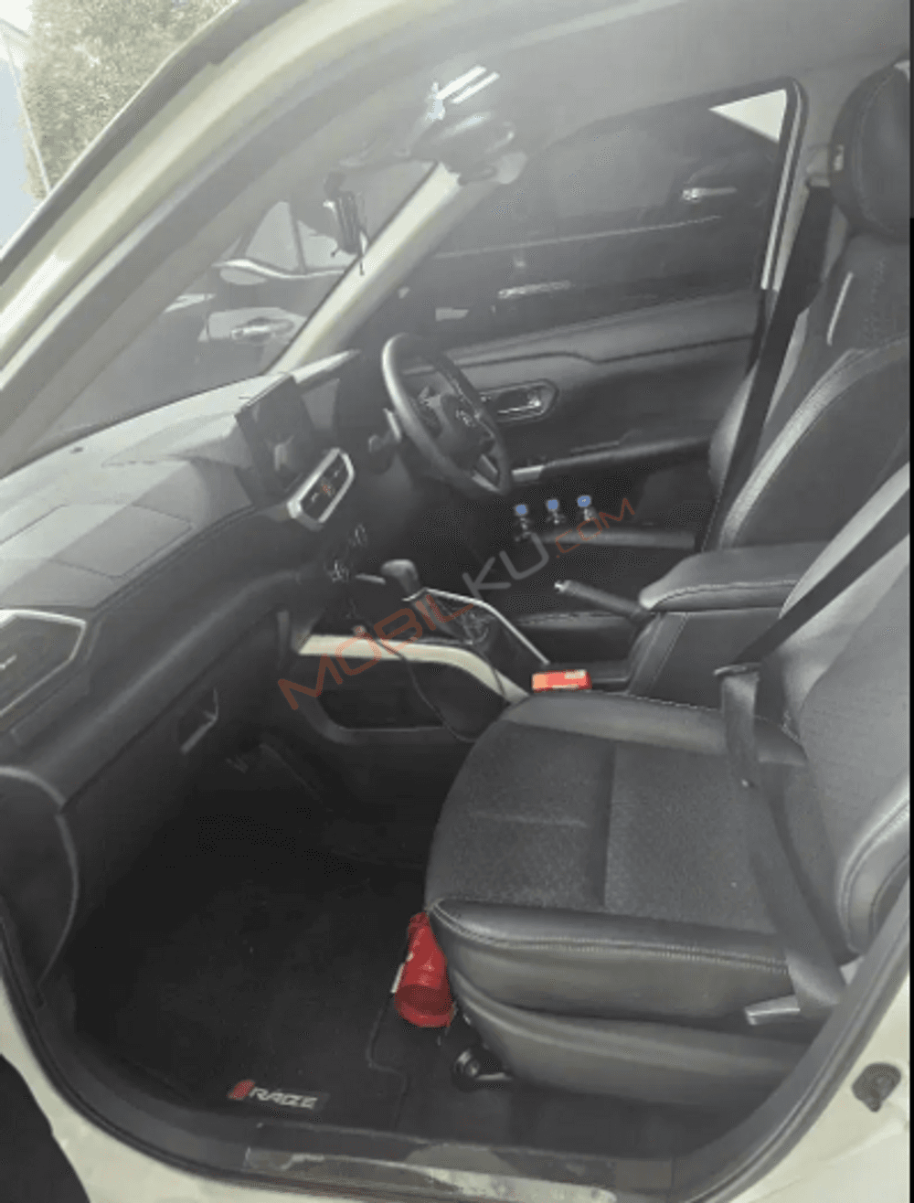 Mobil Toyota Raize 2022