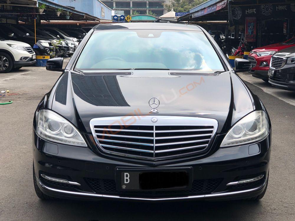 Mobil Mercedes-Benz S-Class 2011