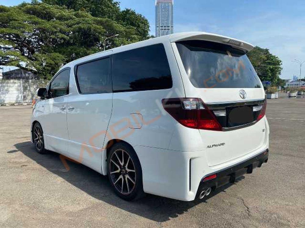 Mobil Toyota Alphard 2013