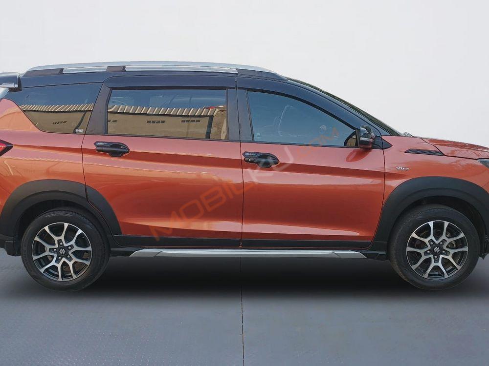 Mobil Suzuki XL7 2021