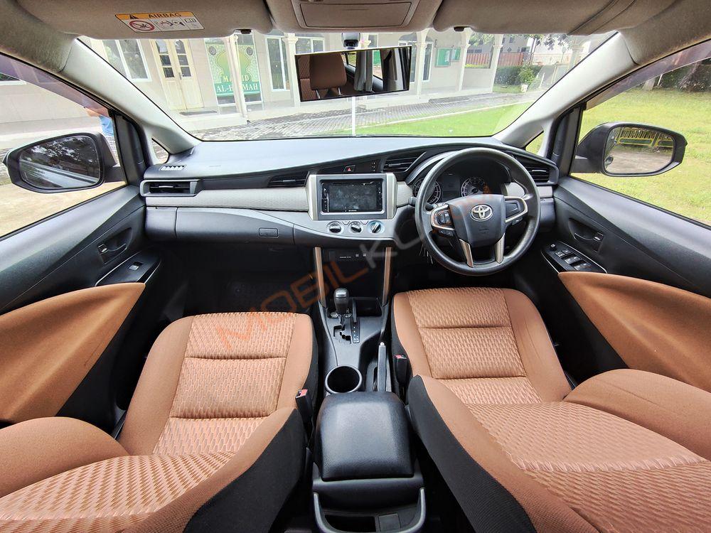 Mobil Toyota Kijang Innova 2016