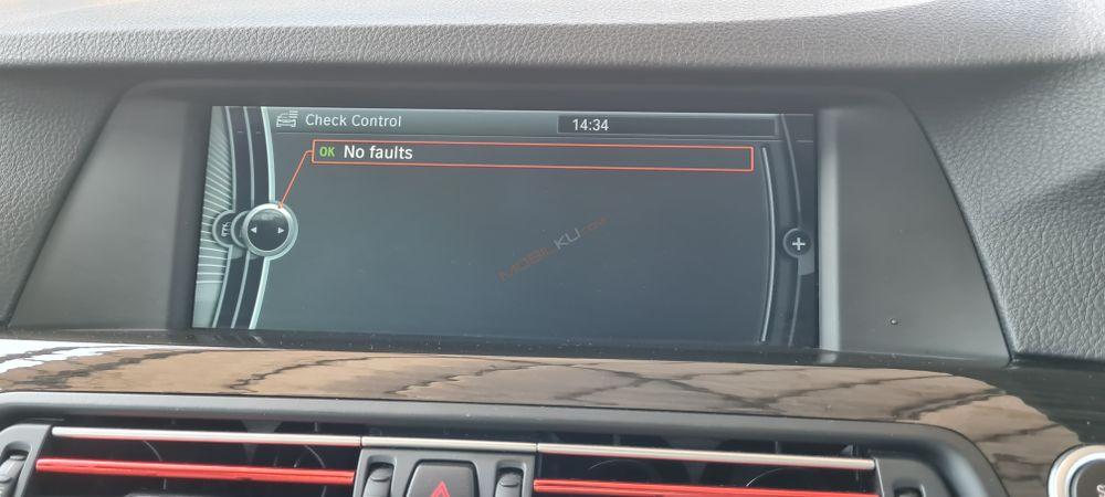 Mobil BMW 5 Series 2012