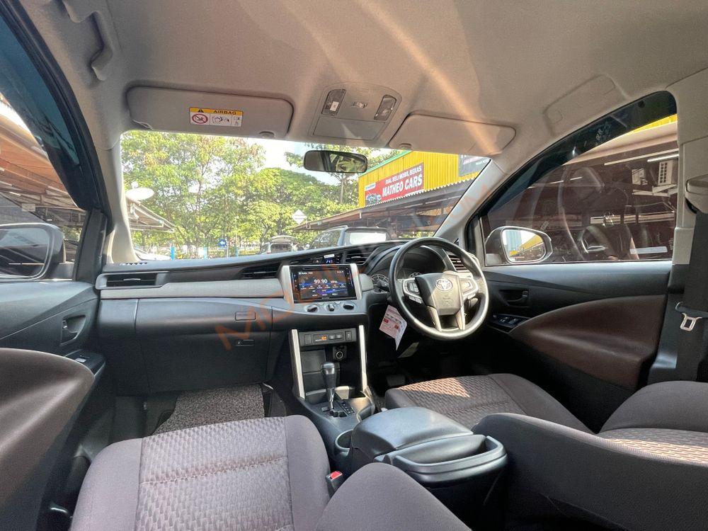 Mobil Toyota Kijang Innova 2022