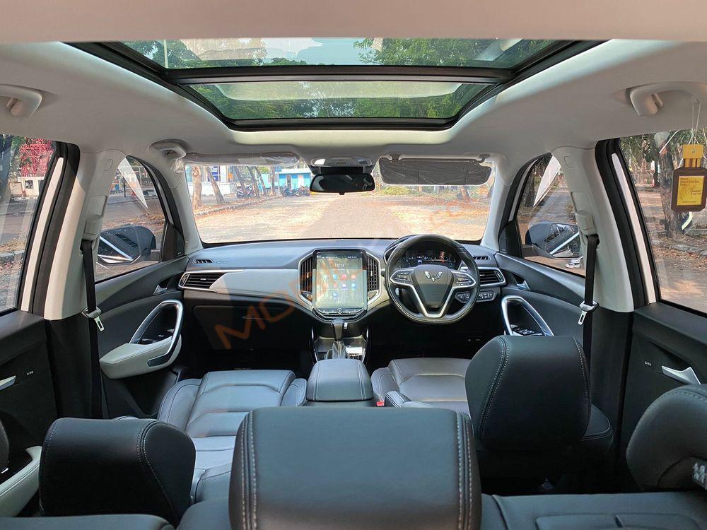 Mobil Wuling Almaz 2022