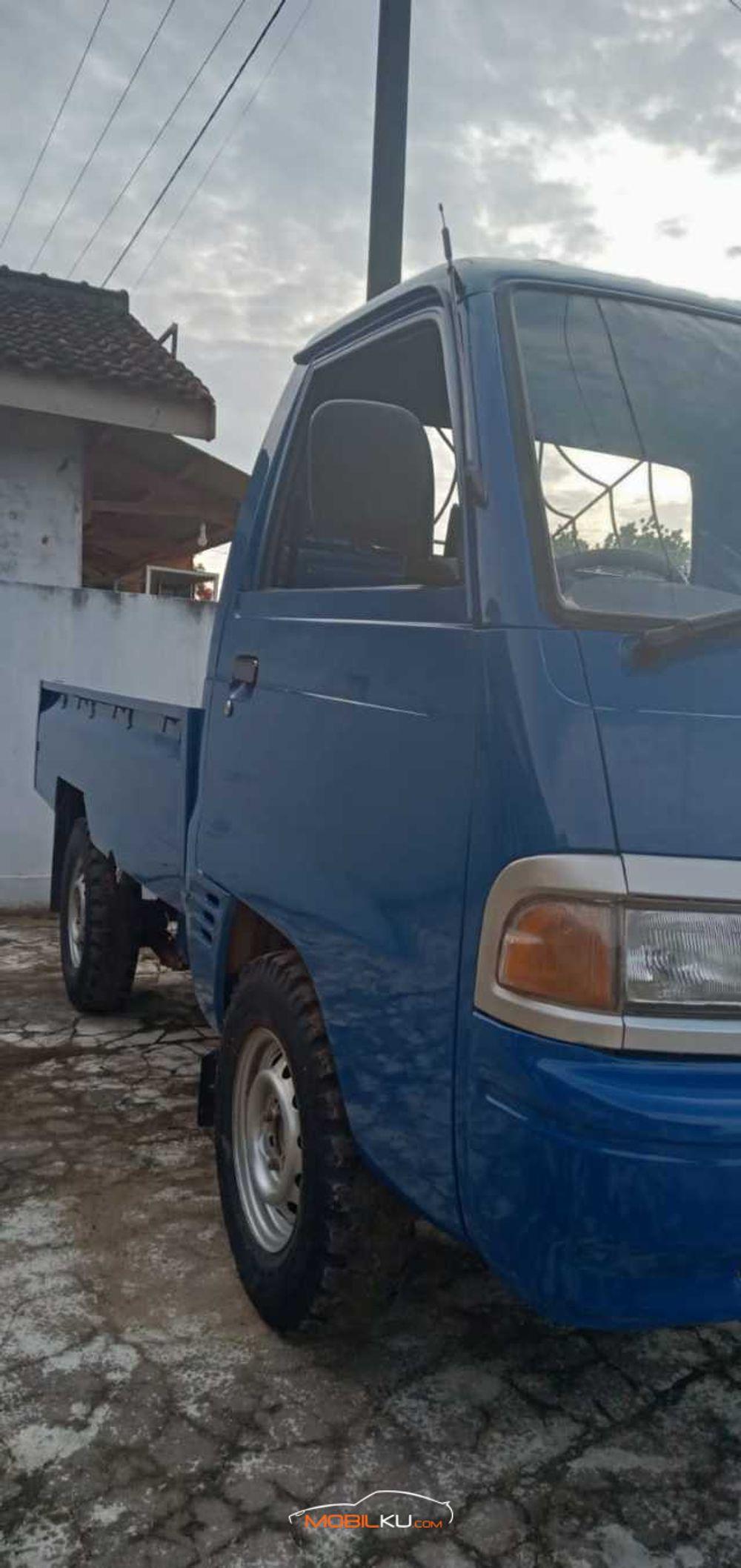 Mobil Mitsubishi Colt 2004