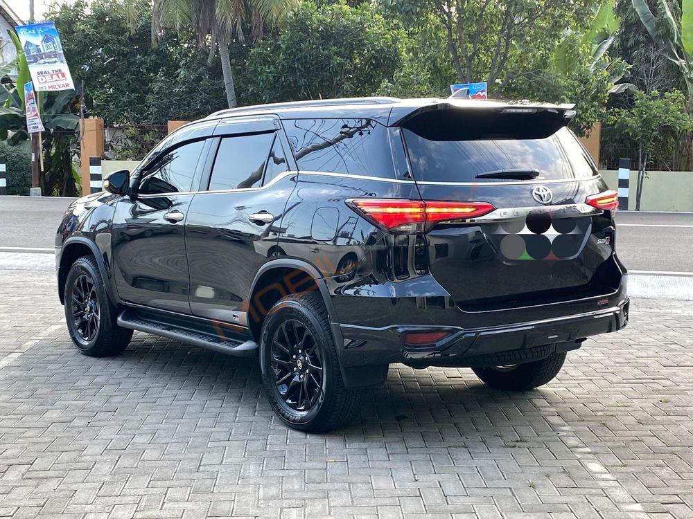 Mobil Toyota Fortuner 2023