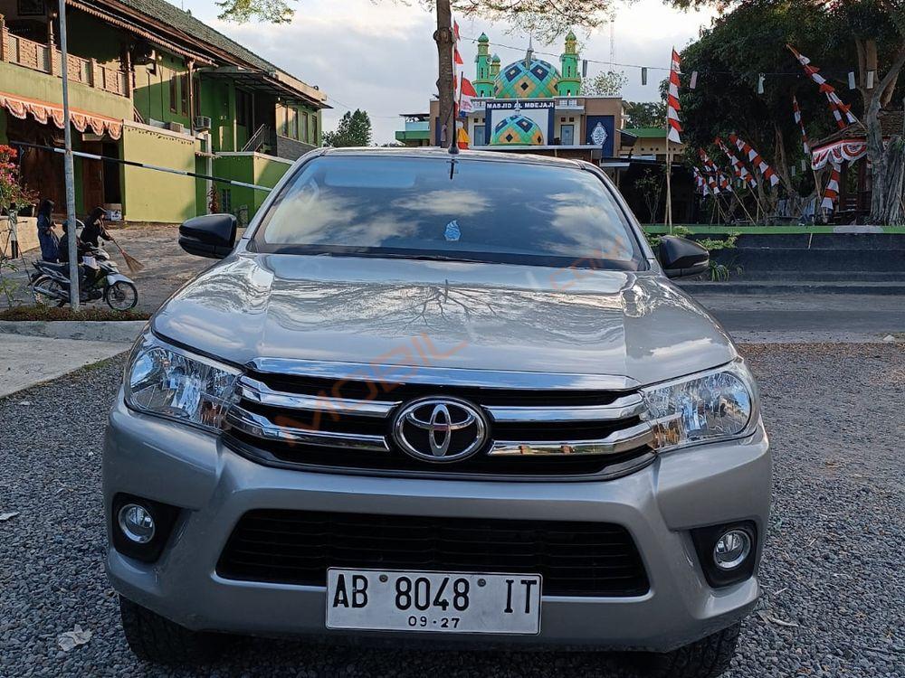 Mobil Toyota Hilux 2019