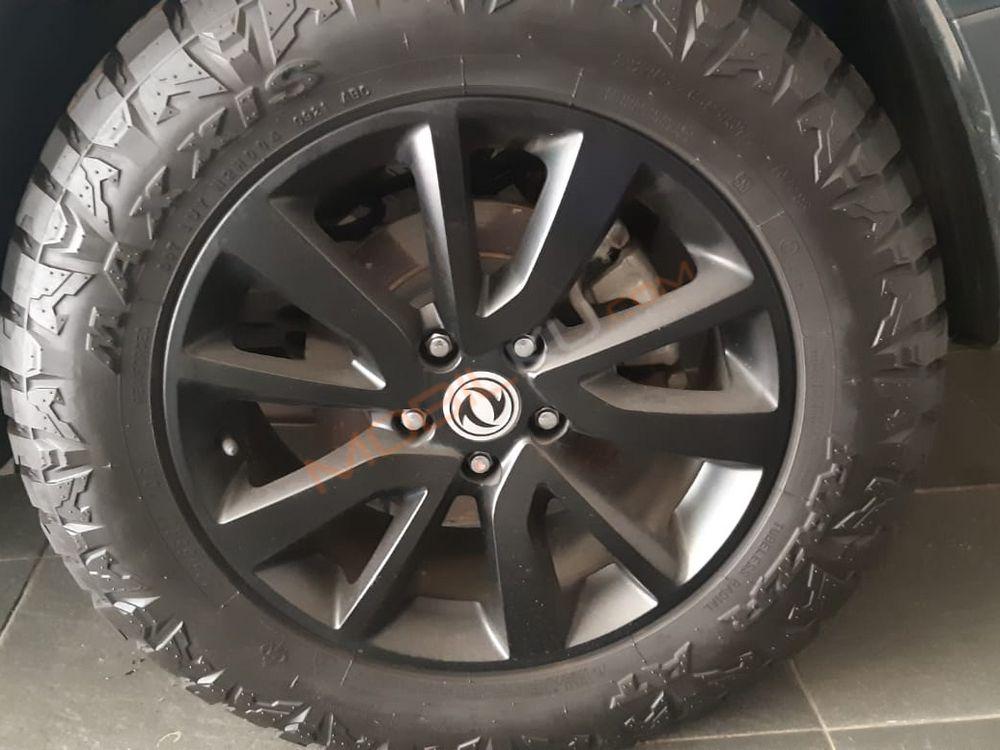 Mobil DFSK Glory 560 2021