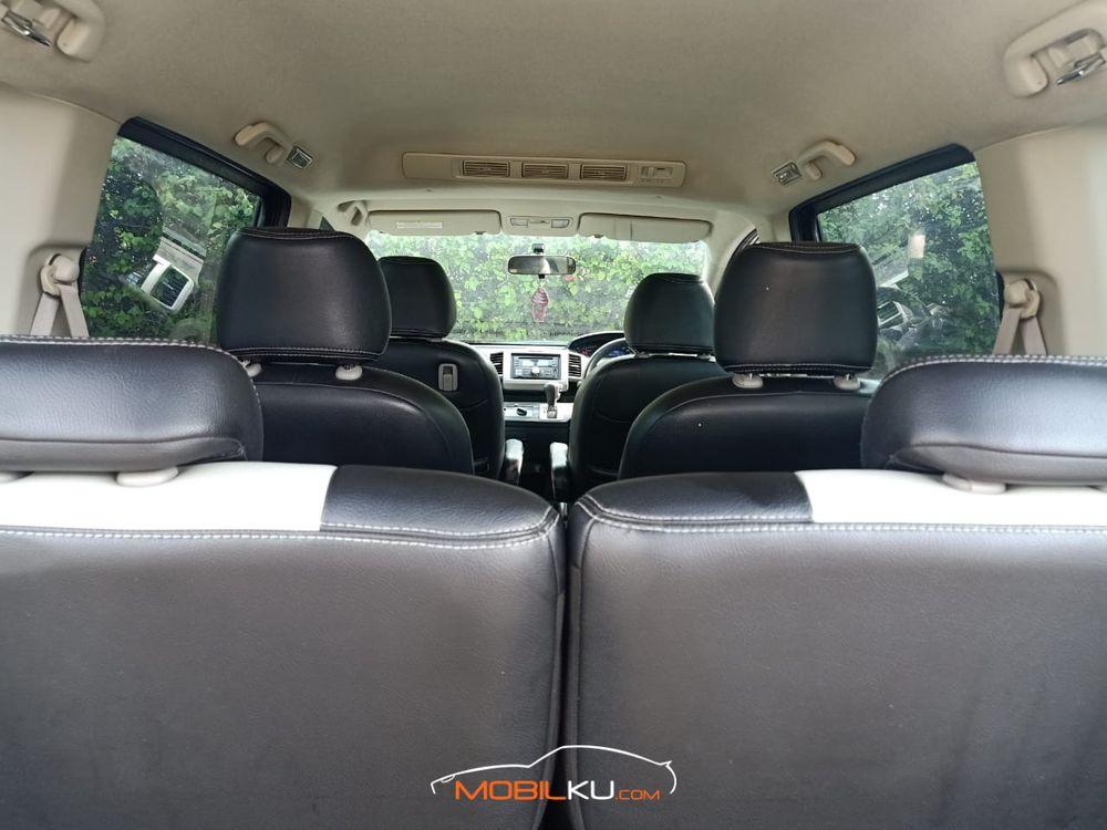 Mobil Honda Freed 2013