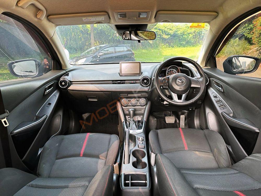 Mobil Mazda 2 Hatchback 2017
