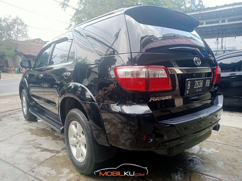 Mobil Toyota Fortuner 2007