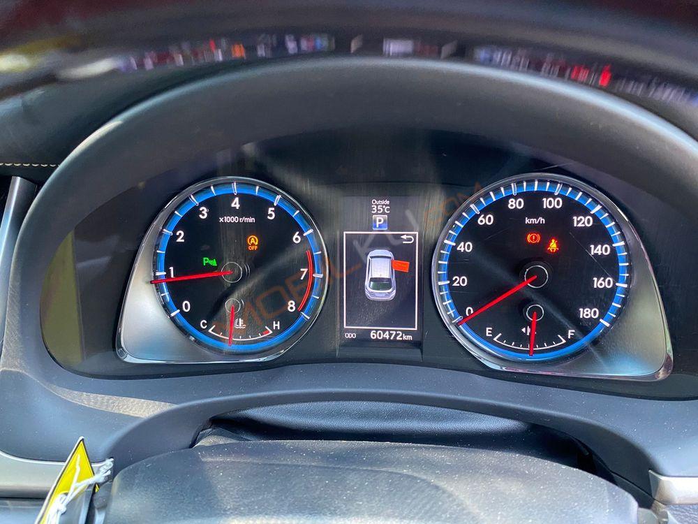 Mobil Toyota Harrier 2014