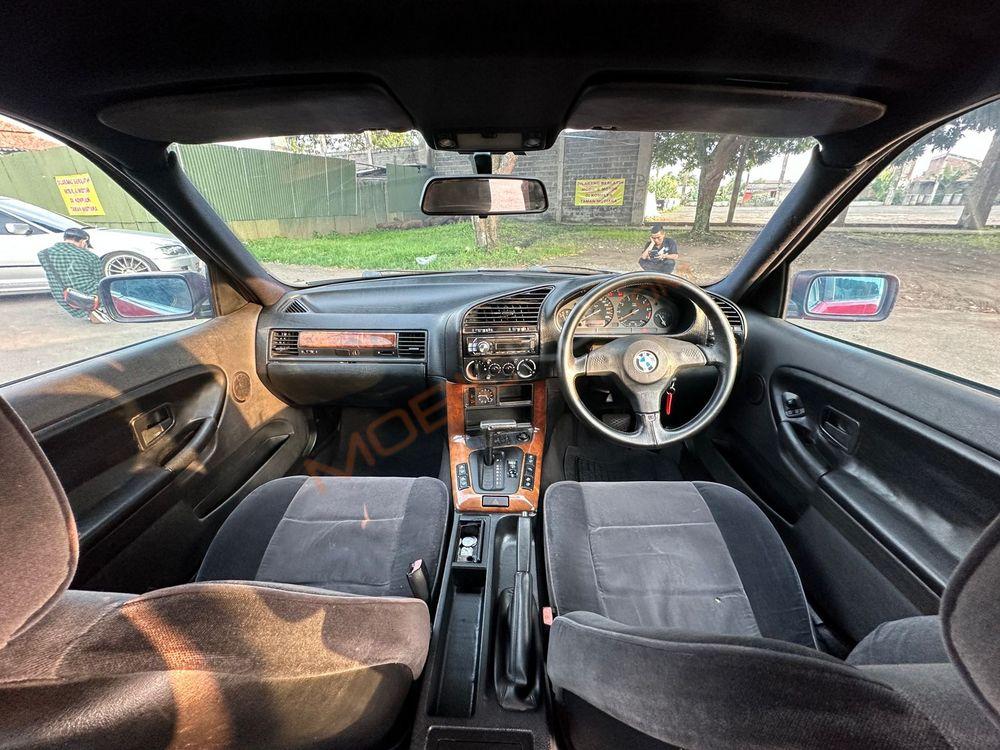 Mobil BMW 3 Series 1995