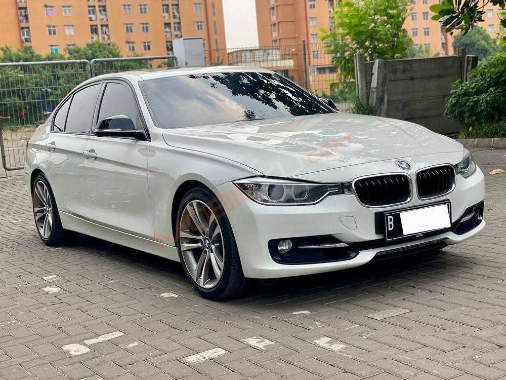 Mobil BMW 3 Series 2014