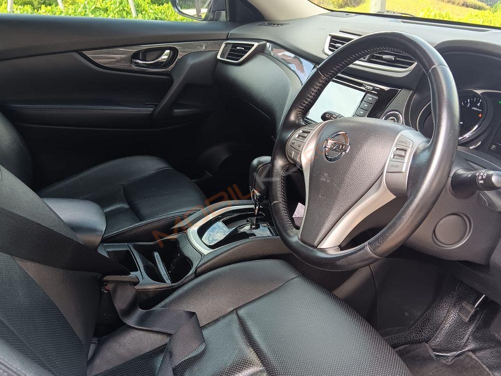 Mobil Nissan X-Trail 2015