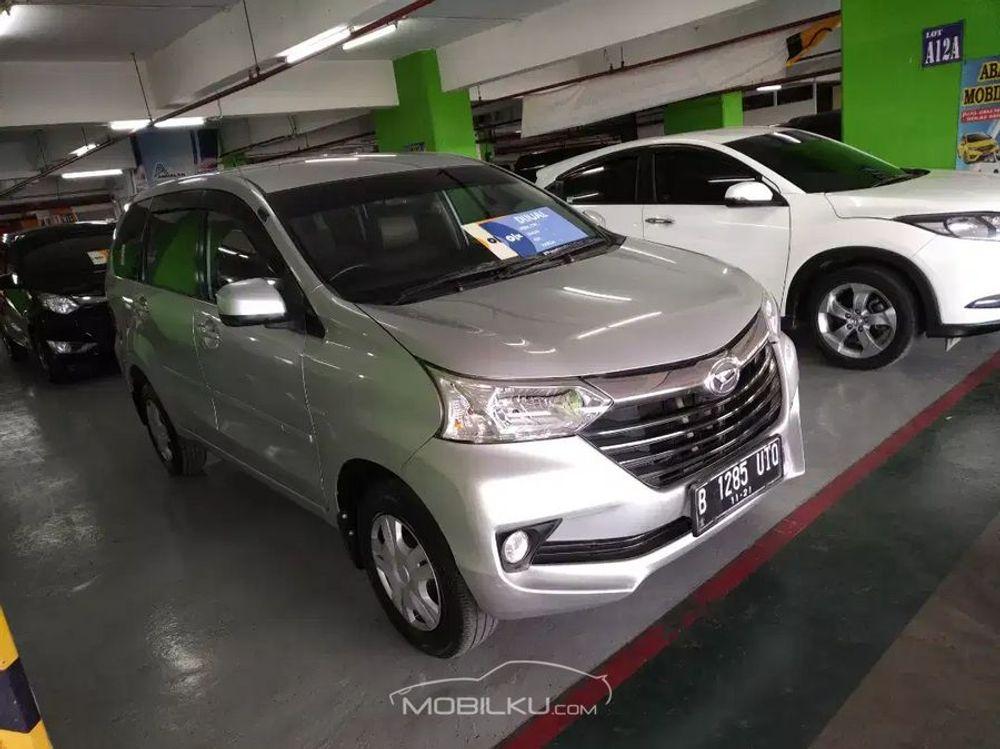 Mobil Daihatsu Xenia 2016