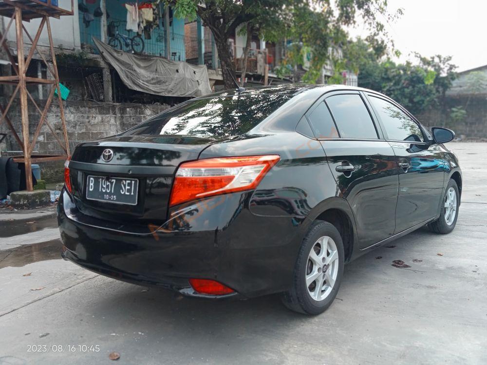 Mobil Toyota Limo 2014