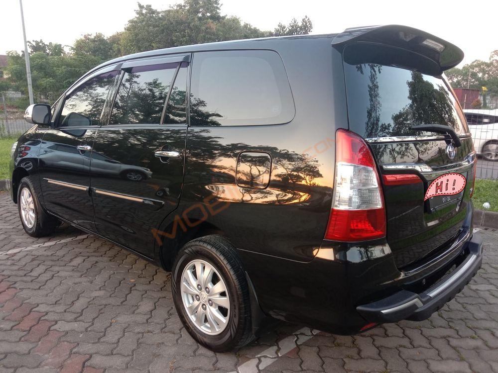Mobil Toyota Kijang Innova 2014