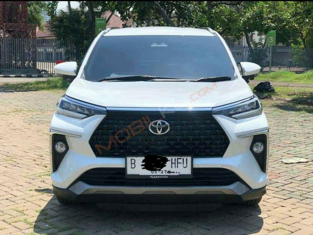 Mobil Toyota Veloz 2022