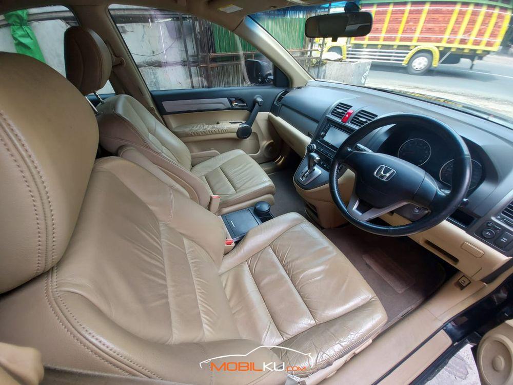 Mobil Honda CR-V 2011
