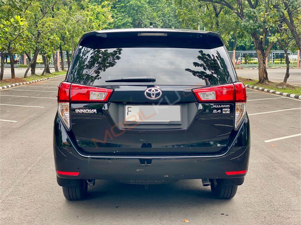 Mobil Toyota Kijang Innova 2022