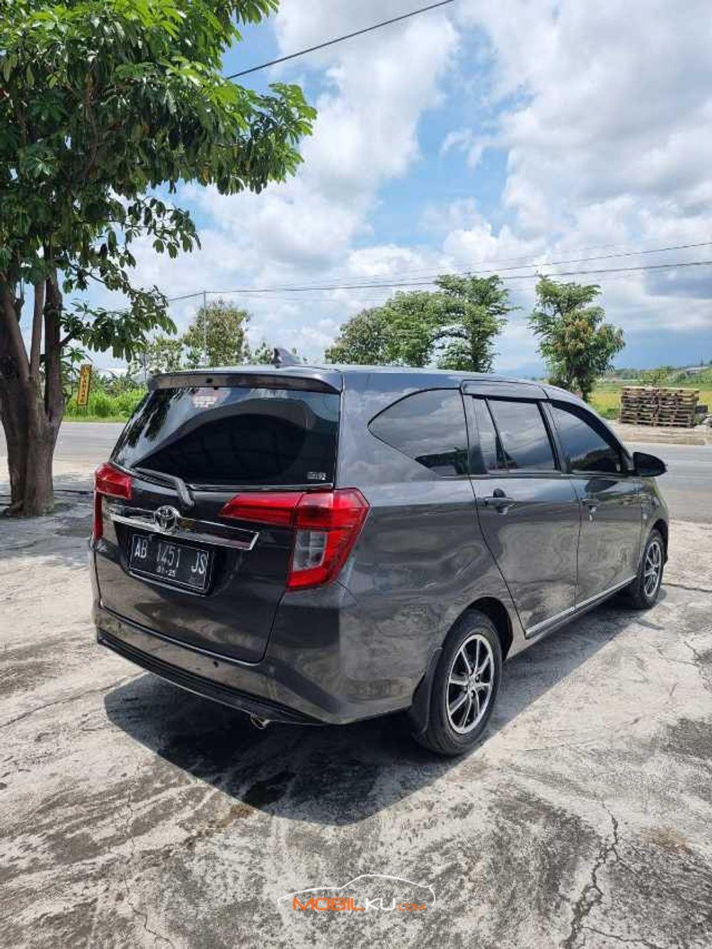 Mobil Toyota Calya 2017