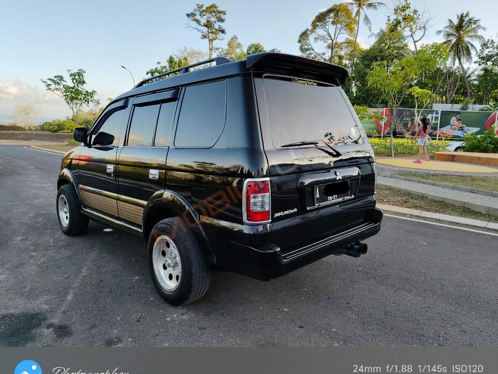 Mobil Mitsubishi Kuda 2003