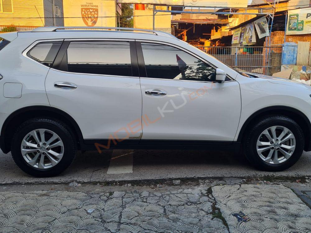 Mobil Nissan X-Trail 2014