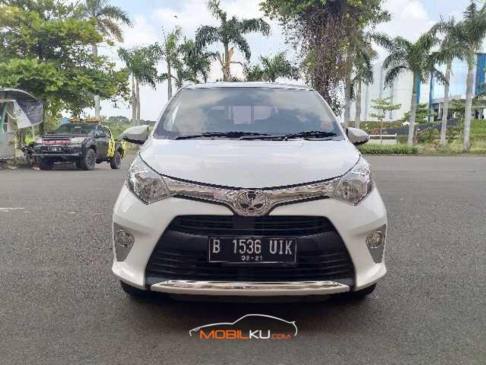 Mobil Toyota Calya 2016
