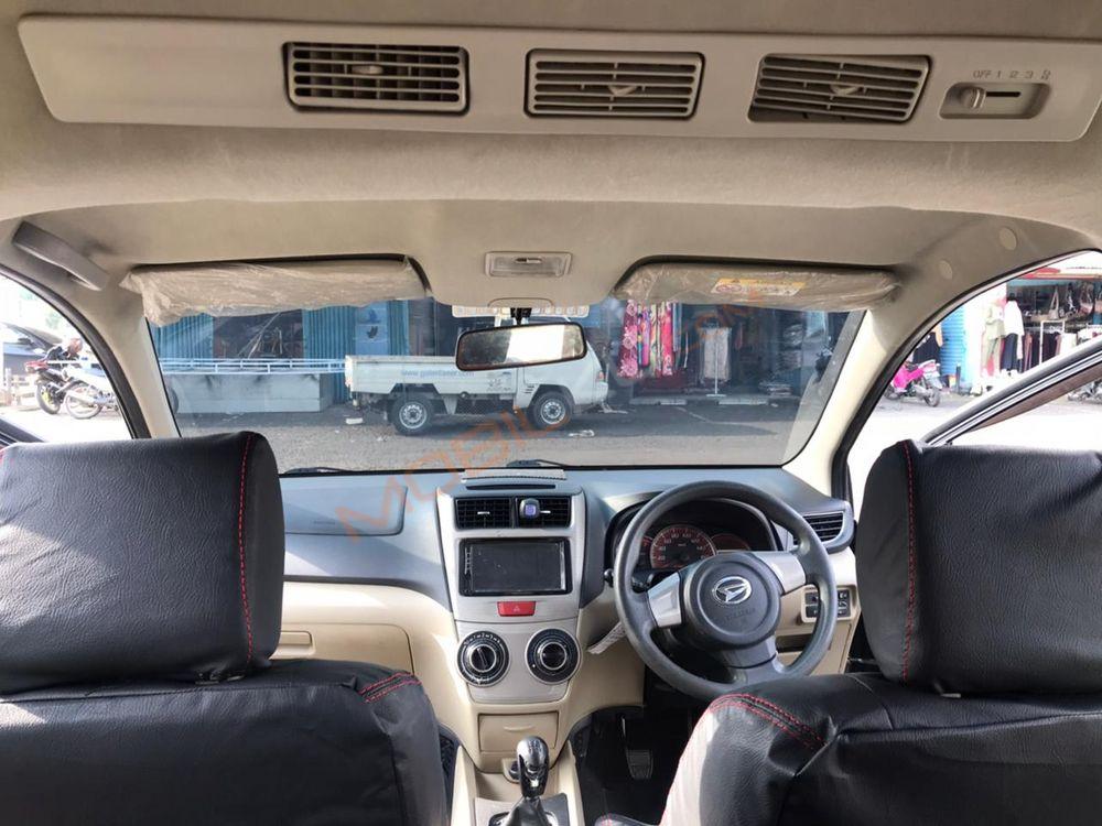 Mobil Daihatsu Xenia 2015