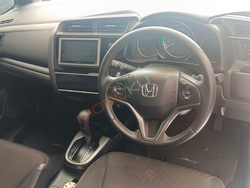 Mobil Honda Jazz 2019
