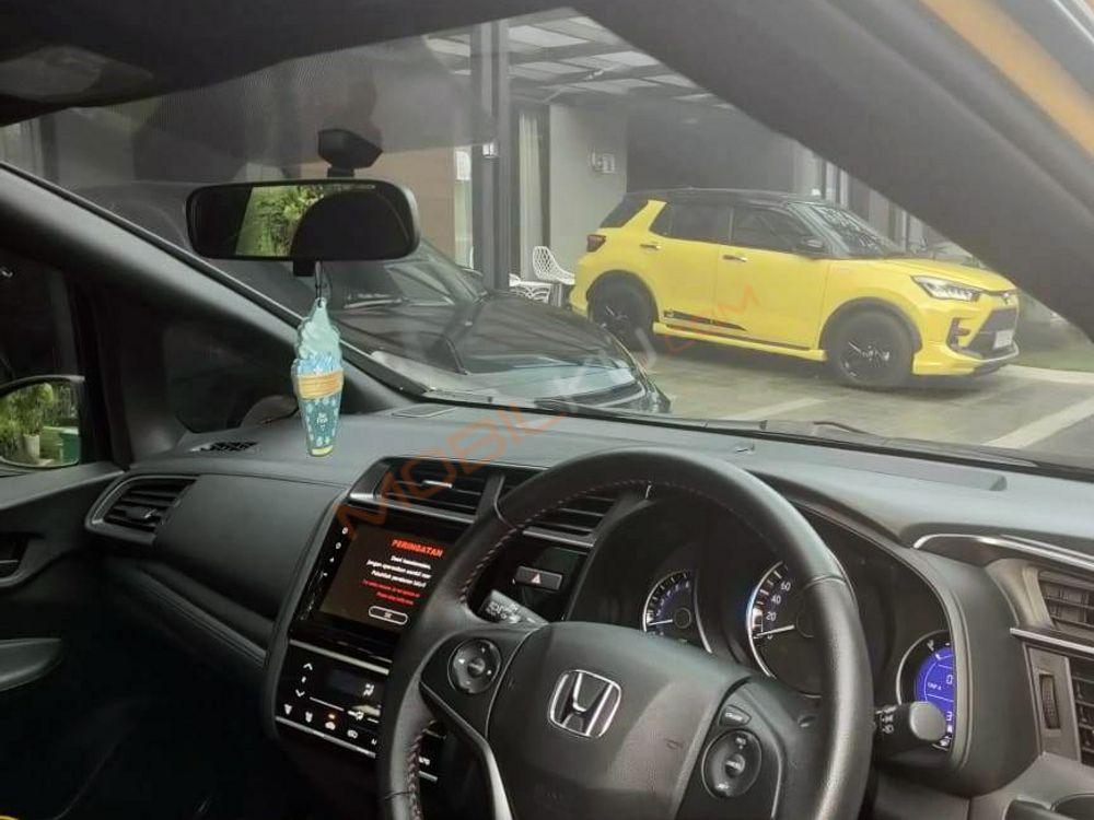 Mobil Honda Jazz 2019