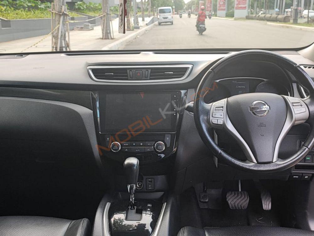Mobil Nissan X-Trail 2018