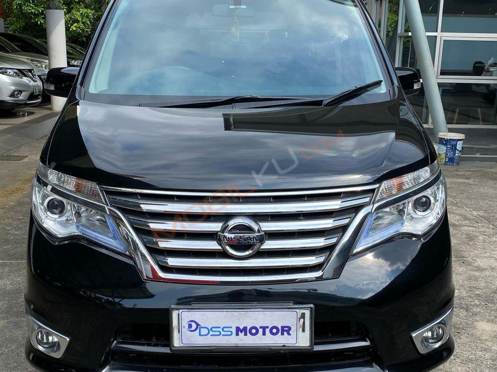 Mobil Nissan Serena 2018