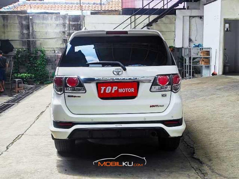Mobil Toyota Fortuner 2015