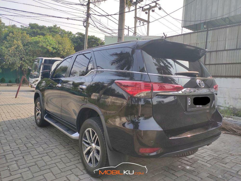 Mobil Toyota Fortuner 2017