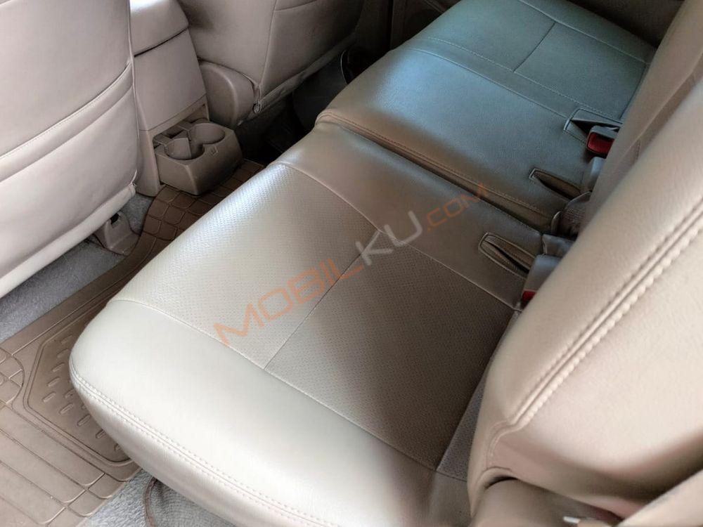 Mobil Toyota Fortuner 2011