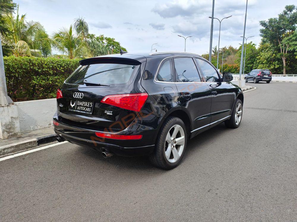Mobil Audi Q5 2011